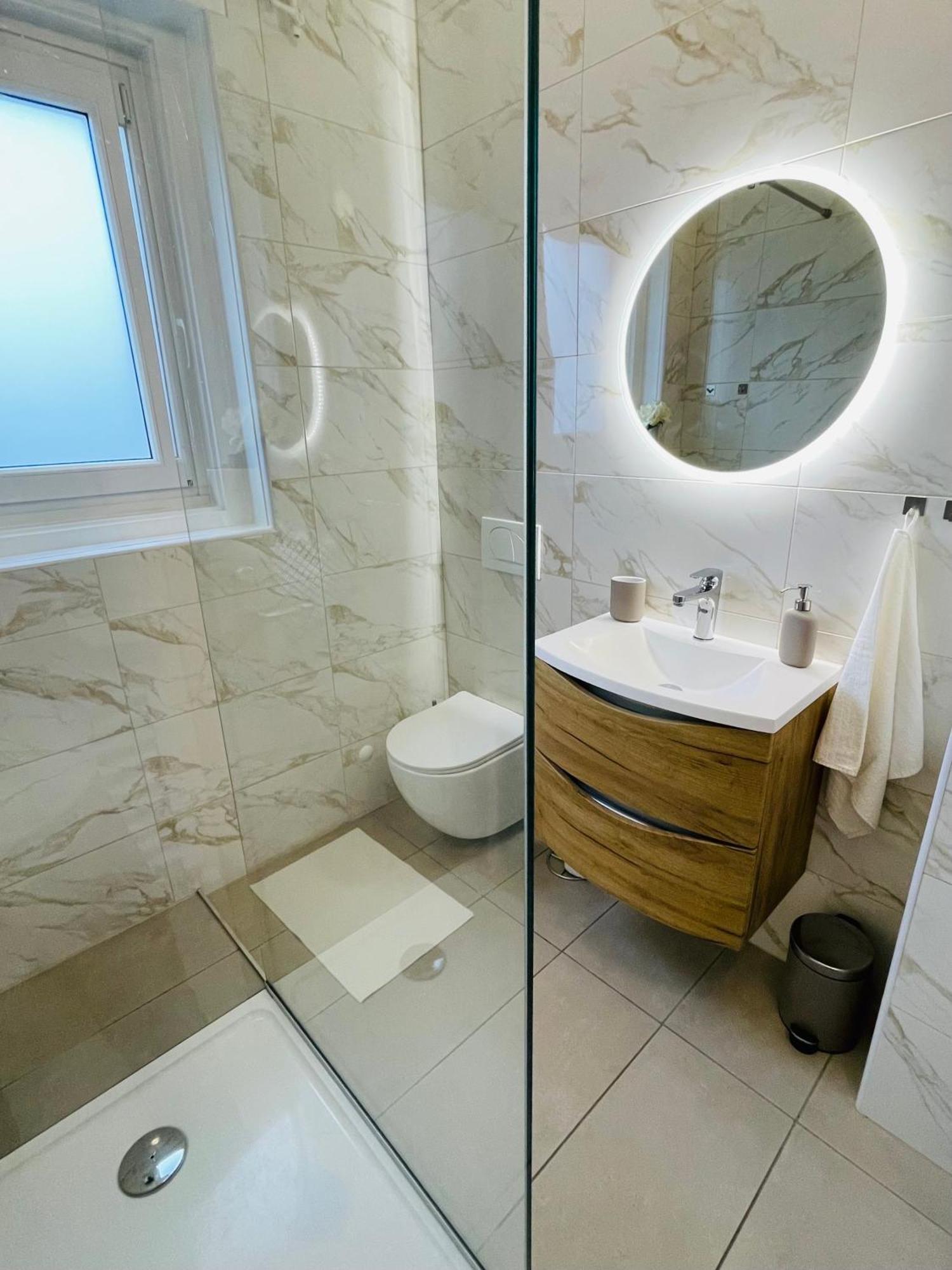 Apartma Srecko, *