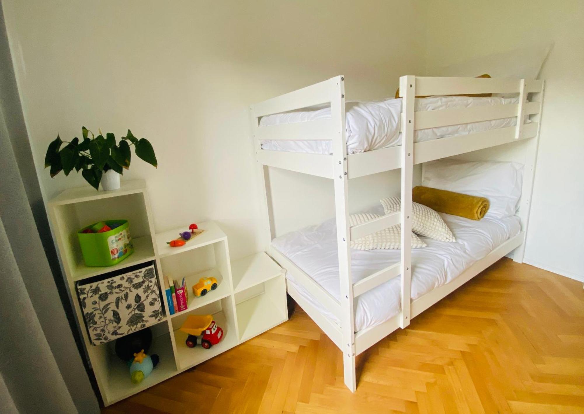 Apartma Srecko, *